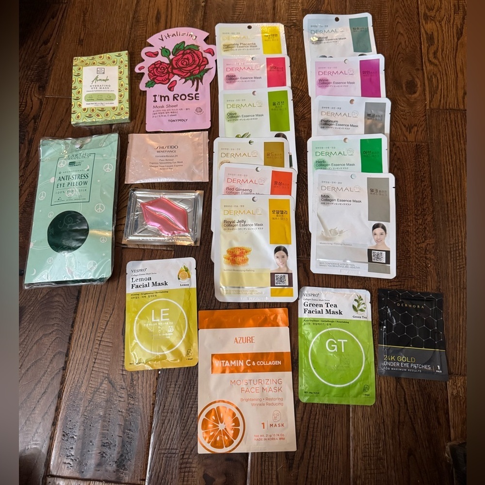NWT Collagen Essence Mask Bundle of 20 pkg- Multicolor